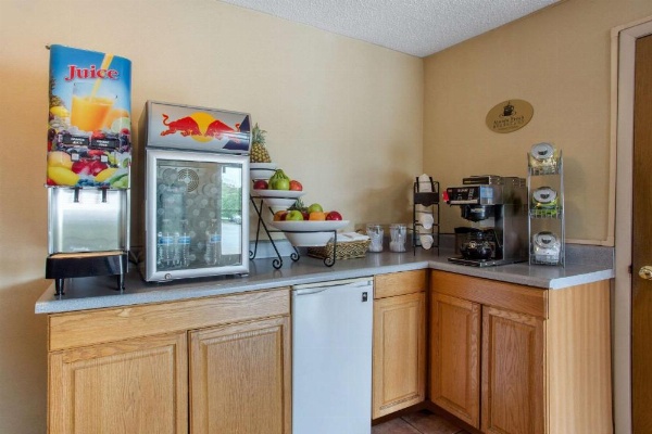 Rodeway Inn Asheville image 14