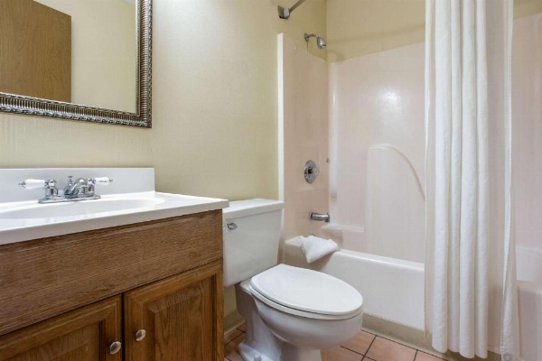 Rodeway Inn Asheville image 21