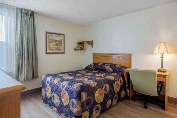 Rodeway Inn Asheville image 24