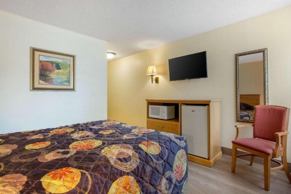 Rodeway Inn Asheville image 25