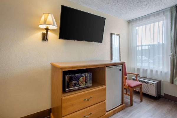 Rodeway Inn Asheville image 28