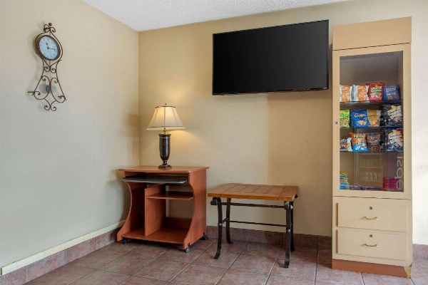 Rodeway Inn Asheville image 5