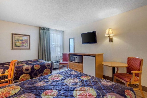 Rodeway Inn Asheville image 8